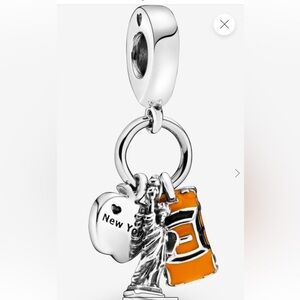 Pandora new york charm